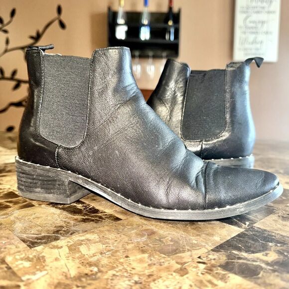 Dolce Vita Black Leather Block Heel Studded Chelsea Boot Booties - Picture 3 of 10